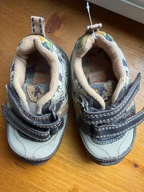 Kids Tan Camo Velcro Sneakers